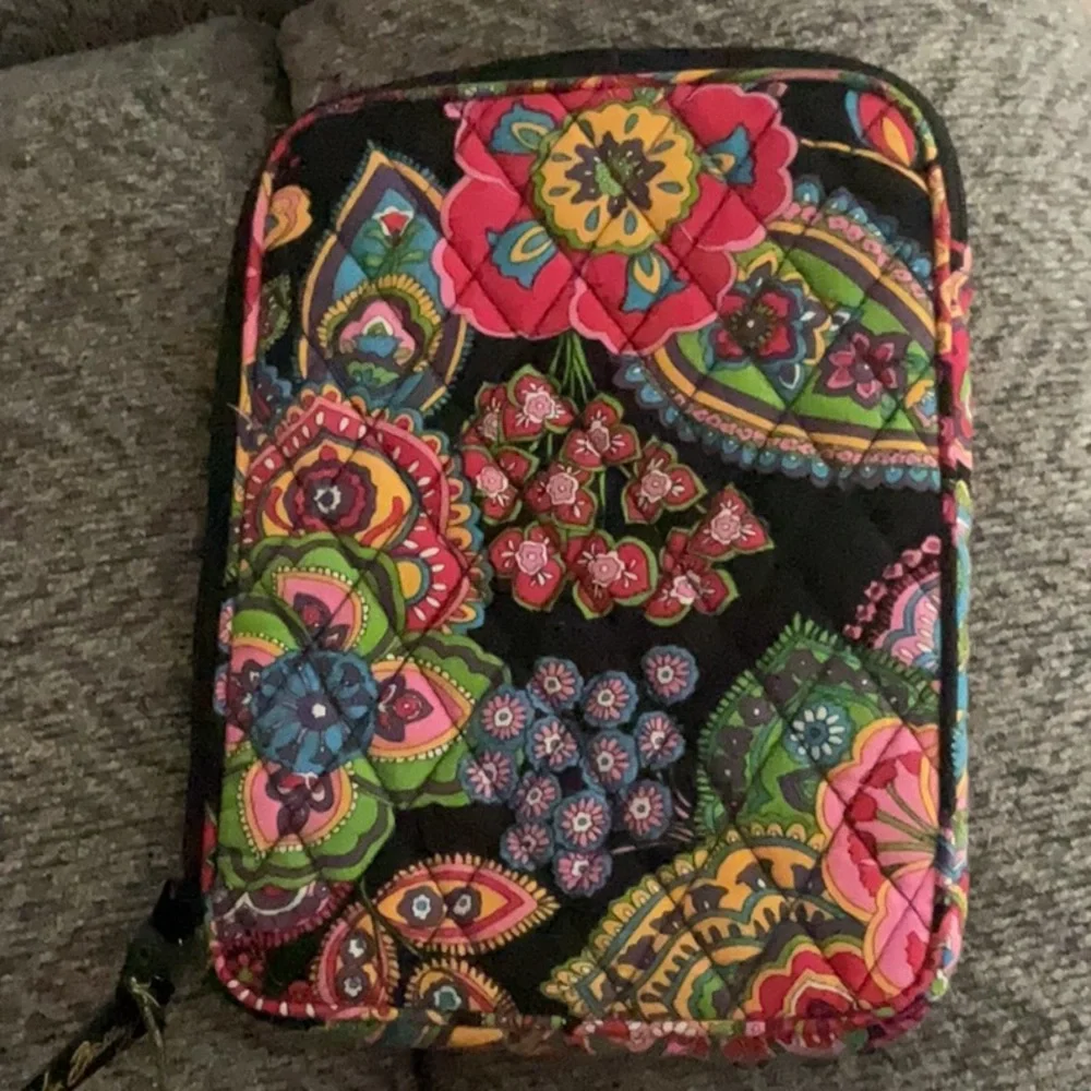 Vera Bradley Symphony in Hue eReader iPad Tablet Cover Floral 10